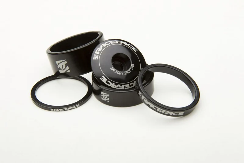 Race Face Steuersatz Spacer Kit 1 1/8", Carbon schwarz - präzise Cockpit-Feinabstimmung