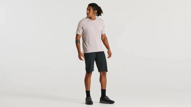 TRAIL AIR SHORT MEN BLK 38 - Atmungsaktive Herren Trail-Running Shorts Schwarz Größe 38