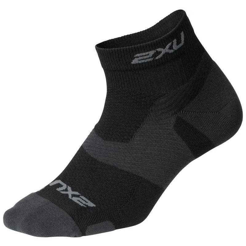 VECTR Light Cushion 1/4 Crew Socks