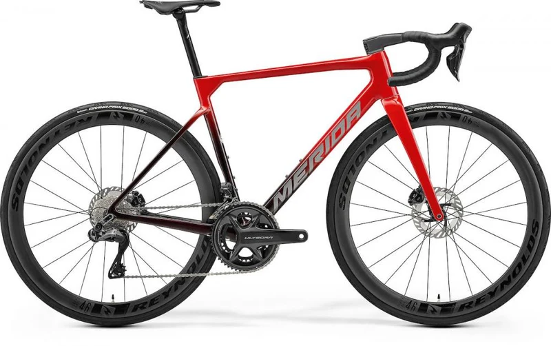 Merida SCULTURA 9000 Rennrad - Größe XL - passion red-dark race red-black - CF5 Carbonrahmen - Shimano Ultegra Di2 - Reynolds Carbon-Laufräder - 4iiii Powermeter