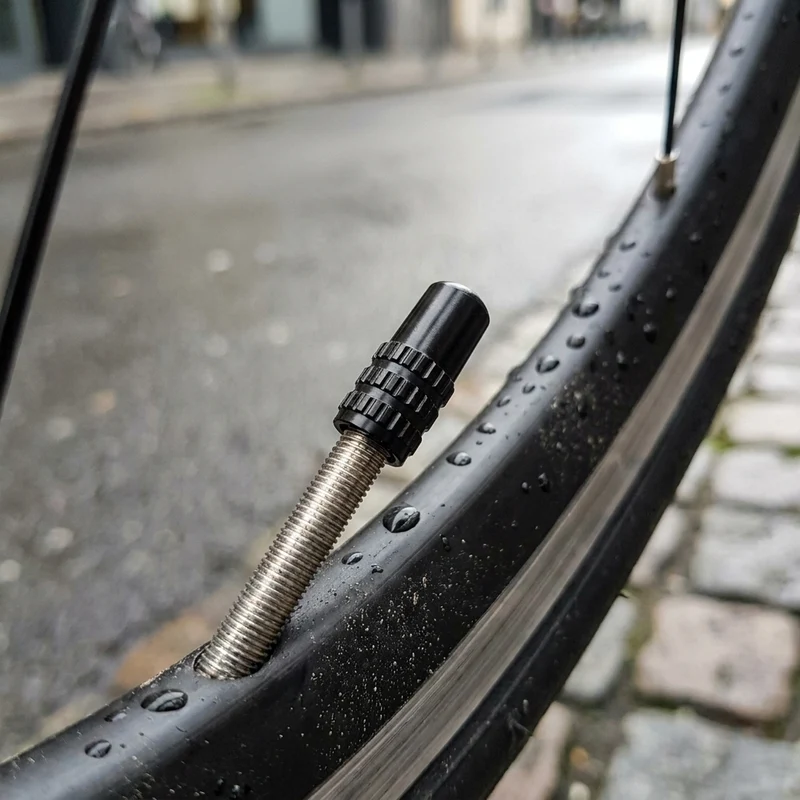 TOKEN Valve Cap schwarz für SV paarweise
