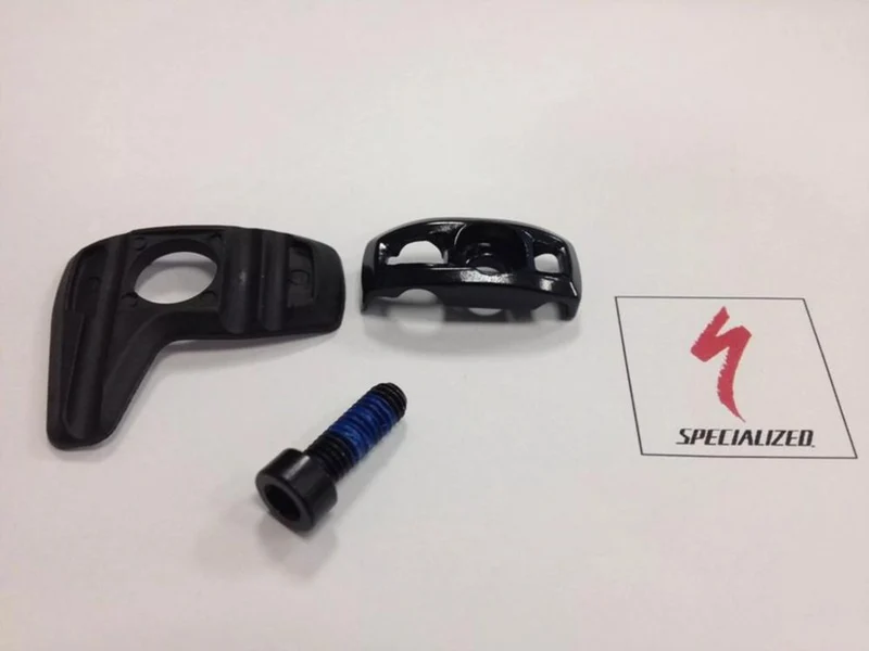 CABLE Adapterplatte CBG CABLE CLAMP - 3-CABLE (5/4/4MM) BOLT-ON DOWNTUBE CABLE GUIDE BOTTOM POSITION W/ BOLT & RUBBER MAT