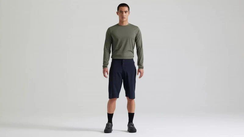 GRAVITY TRAINING RACE SHORT MEN BLK 38 - Herren Laufshorts
